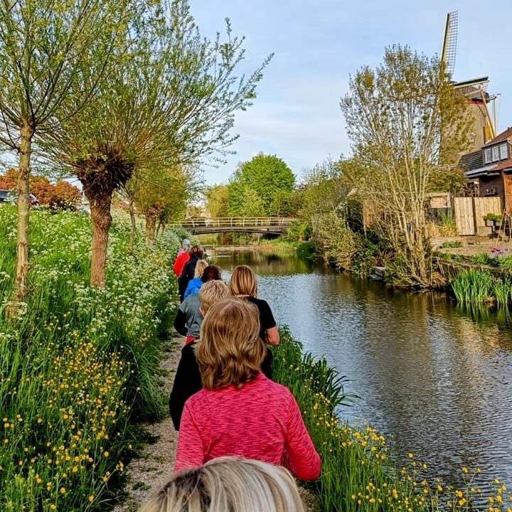 Powerwalken langs het water